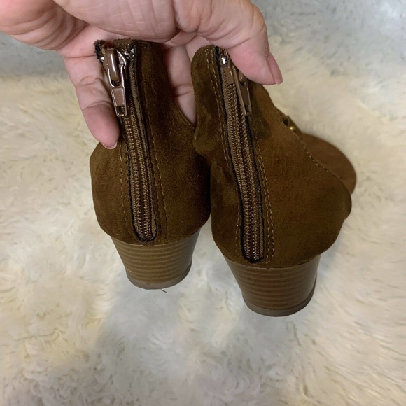 Cushion Walk Avon Sandals Brown Fringe Open Toe Vegan Suede Studded Women’s 11 - Picture 7 of 10
